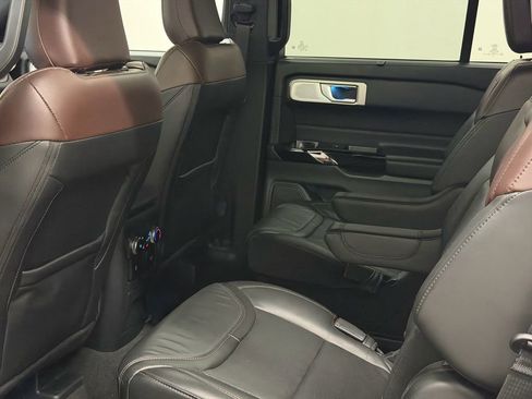 Used 2023 Ford Explorer Platinum w/ Technology Package image 29