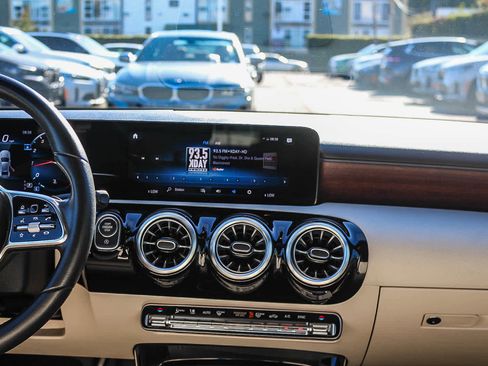 Used 2022 Mercedes-Benz A 220 image 13