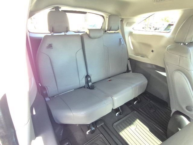 Used 2022 Toyota Sienna XLE w/ XLE Plus Package FWD image 22