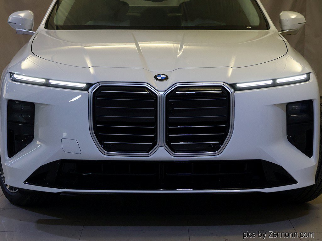 Used 2027 BMW 740i xDrive AWD/4WD image 6