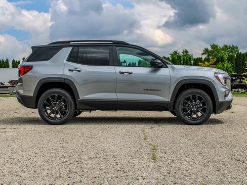 New 2027 GMC Terrain Elevation w/ Elevation Premium Package AWD/4WD image 2