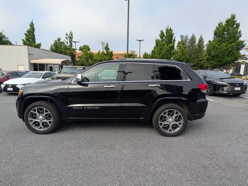 Used 2020 Jeep Grand Cherokee Overland AWD/4WD image 6