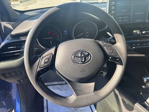 Used 2019 Toyota C-HR LE image 18