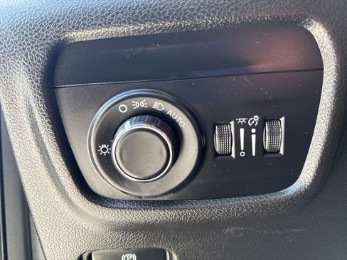 Used 2023 Jeep Grand Cherokee L Laredo w/ Luxury Tech Group I image 25