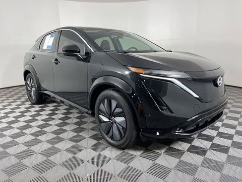Used 2023 Nissan Ariya FWD image 2