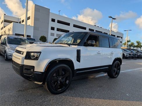 Used 2024 Land Rover Defender 110 X-Dynamic SE image 3