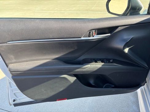 Used 2024 Toyota Camry SE image 14