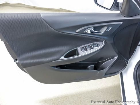 Used 2024 Chevrolet Malibu LT image 19