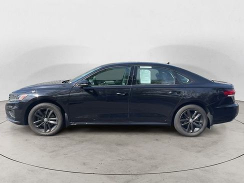 Used 2020 Volkswagen Passat 2.0T SE FWD image 2