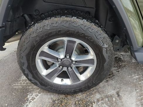 Used 2021 Jeep Wrangler Unlimited Sahara w/ Uconnect 4C Nav & Sound Group image 13