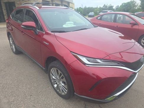 Used 2021 Toyota Venza Limited AWD/4WD image 4