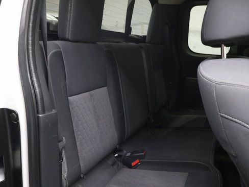 Used 2022 Nissan Titan SV image 13