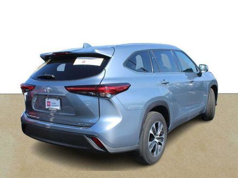Certified 2020 Toyota Highlander XLE image 4