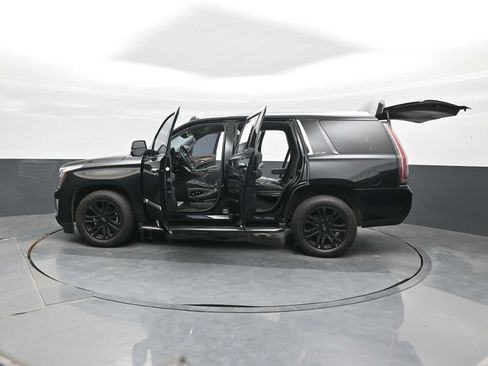 Used 2018 Cadillac Escalade 4WD image 40