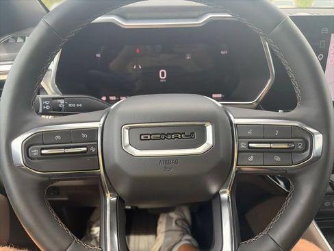 Used 2025 GMC Canyon Denali AWD/4WD image 21