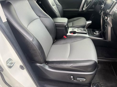 Used 2022 Toyota 4Runner SR5 Premium image 13