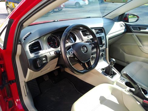 Used 2015 Volkswagen Golf TDI S FWD image 10