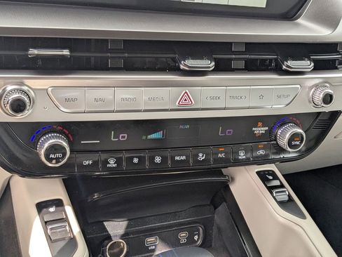 Used 2025 Kia Telluride S image 23