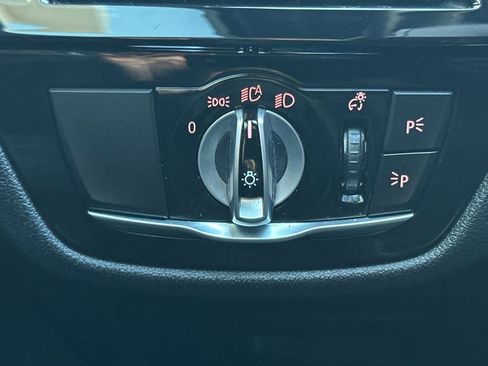 Used 2020 BMW 530e 530e iPerformance w/ Convenience Package image 30