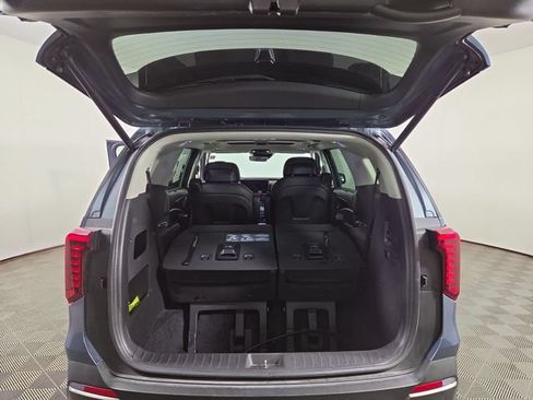 Certified 2025 Kia Carnival SX Prestige FWD image 30