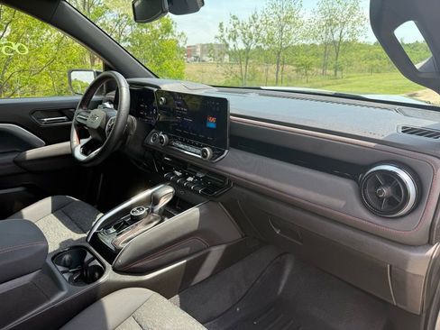 Used 2024 Chevrolet Colorado Z71 w/ Z71 Convenience Package 2 AWD/4WD image 21