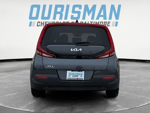 Used 2022 Kia Soul LX image 5