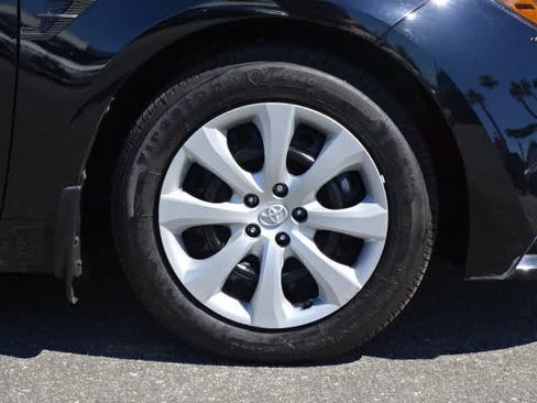 Used 2025 Toyota Corolla LE FWD image 8