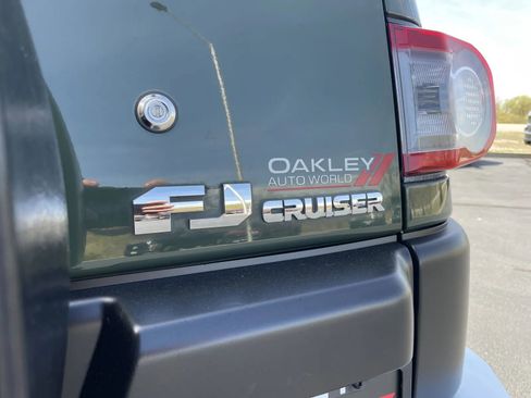 Used 2014 Toyota FJ Cruiser 2WD w/ Convenience Package image 13