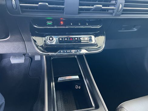 New 2026 Lincoln Corsair Premiere image 15