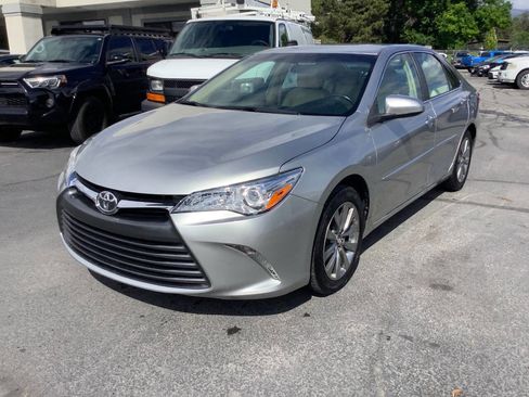 Used 2017 Toyota Camry XLE FWD image 3