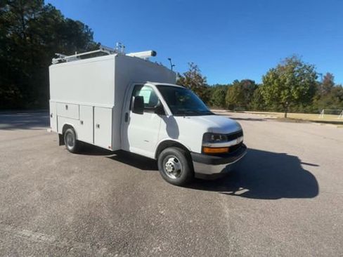New 2025 Chevrolet Express 3500 w/ Power Convenience Package image 7