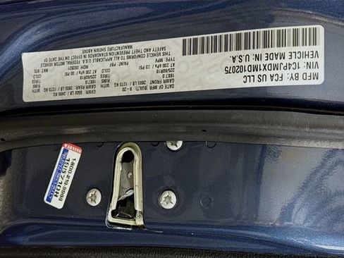 Used 2021 Jeep Cherokee Limited image 32