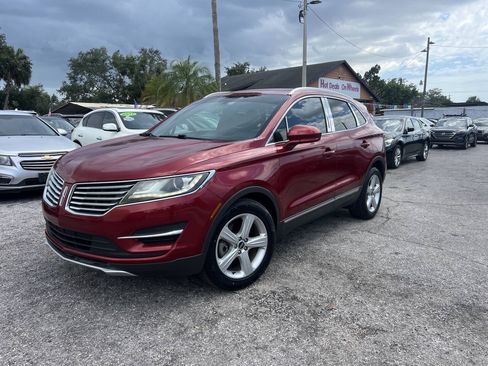 Used 2017 Lincoln MKC Premiere FWD image 2