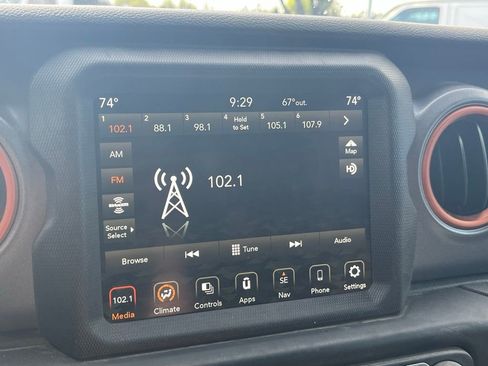 Used 2023 Jeep Gladiator Mojave w/ LED Lighting Group AWD/4WD image 12