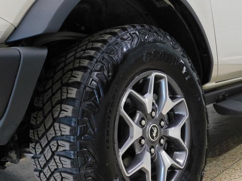 Used 2025 Ford Bronco Badlands AWD/4WD image 22