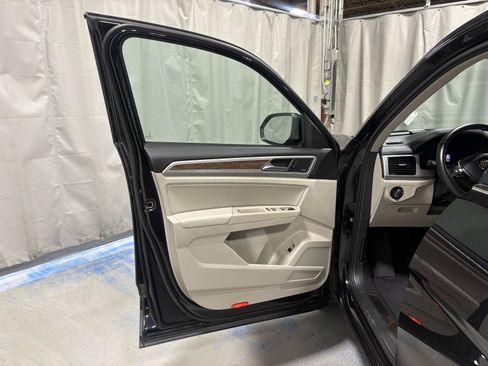 Used 2019 Volkswagen Atlas SEL Premium AWD/4WD image 28