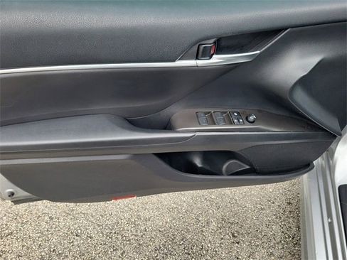 Used 2023 Toyota Camry SE image 13