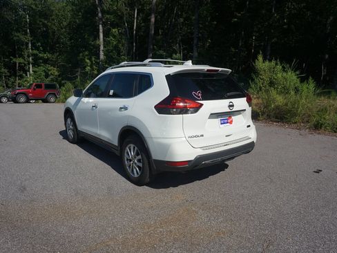 Used 2019 Nissan Rogue S w/ Special Edition Package FWD image 16