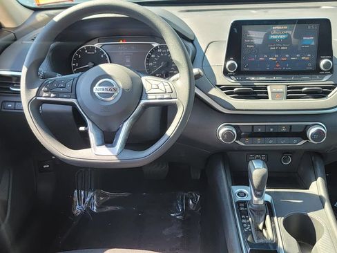 Used 2019 Nissan Altima 2.5 S AWD/4WD image 17