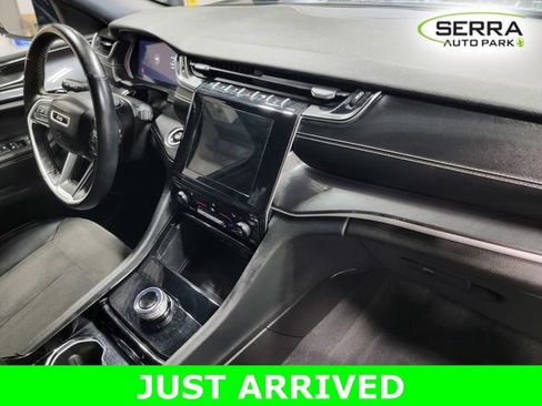 Used 2022 Jeep Grand Cherokee L Laredo image 17