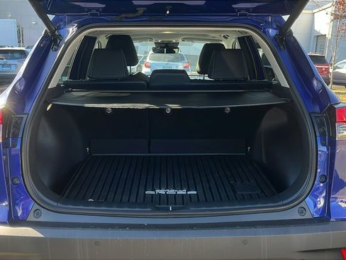 Used 2023 Toyota Corolla Cross XLE image 23