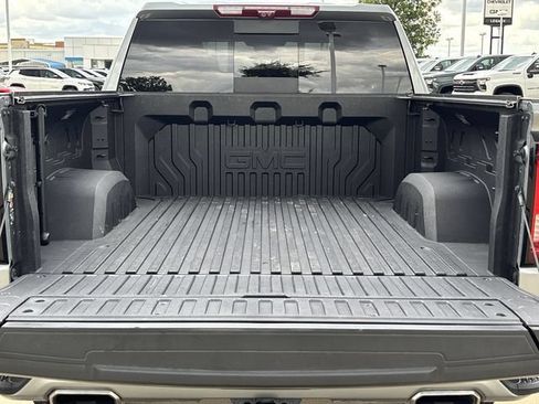 Used 2023 GMC Sierra 1500 AT4 w/ AT4 Premium Package AWD/4WD image 28