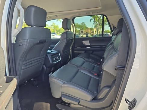 Used 2025 Ford Expedition Max Active AWD/4WD image 6