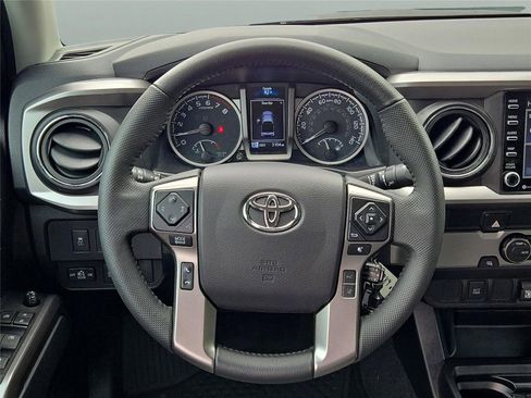 Used 2021 Toyota Tacoma SR5 RWD image 18