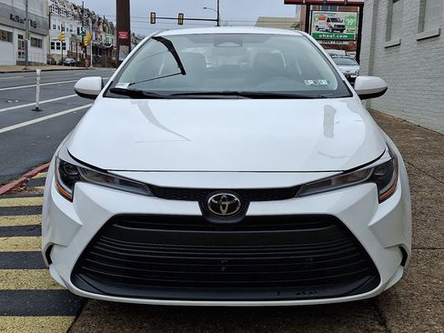 Used 2026 Toyota Corolla LE image 2