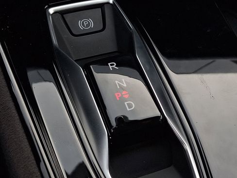 Certified 2022 Audi RS e-tron GT w/ Carbon Performance Package AWD/4WD image 14