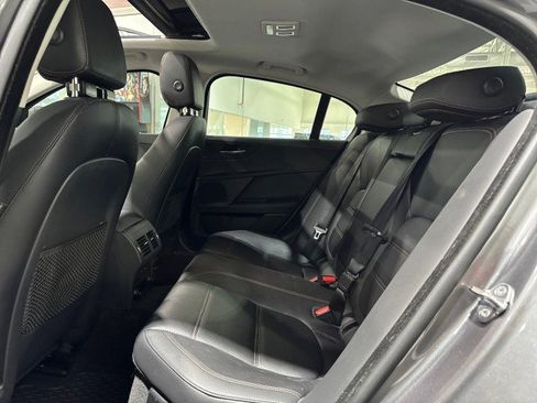 Used 2019 Jaguar XE Prestige AWD/4WD image 49