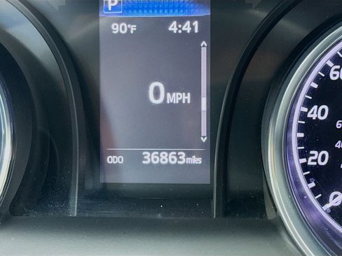 Used 2019 Toyota Camry SE w/ Carpet Mat Package FWD image 8