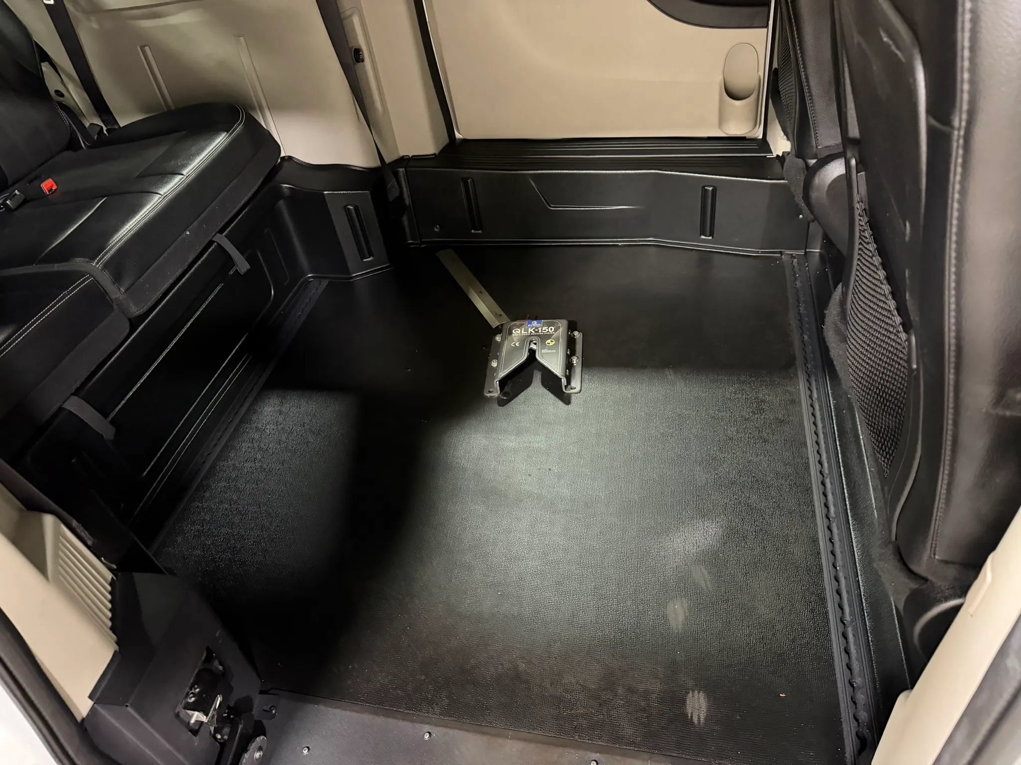 Used 2019 Dodge Grand Caravan SXT FWD image 35