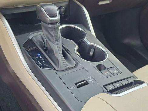 Used 2021 Toyota Highlander XLE image 24